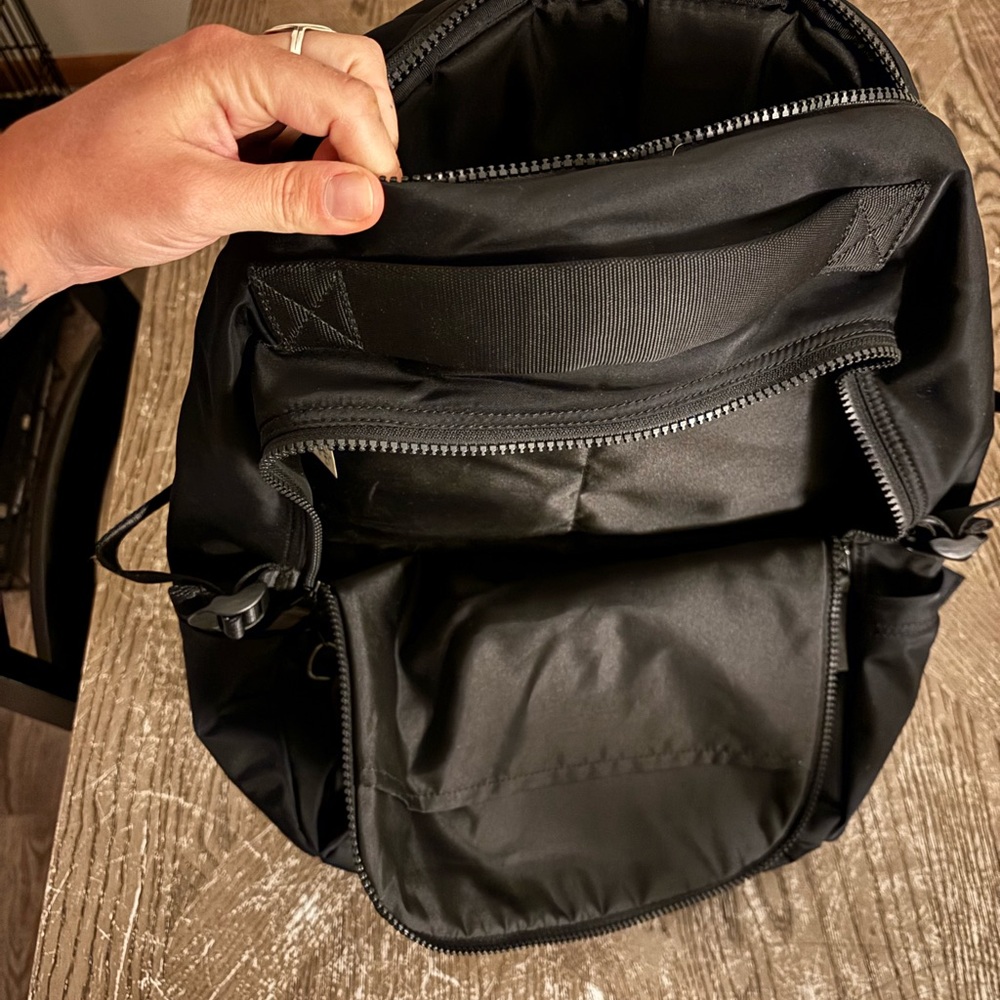 lululemon athletica Black Backpack - Picture 2 of 4